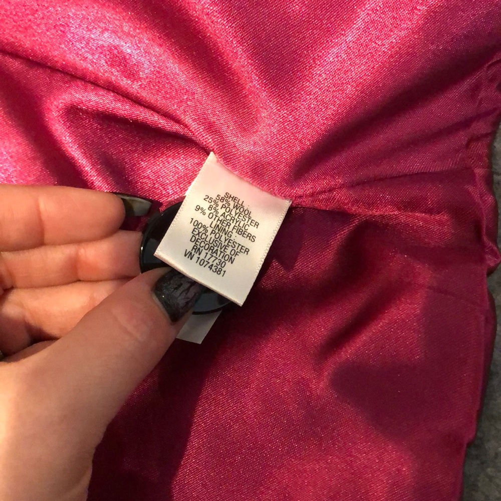 Super cute fall winter jacket - Picture 3 of 3